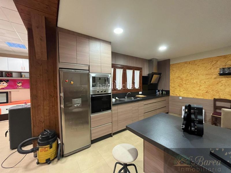 Foto f0dc9230-e902-48e2-acce-31eb1f74e1d0. Chalet  en Rute