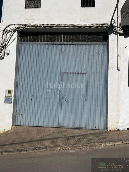 Foto cbdd5f78-60b4-400a-b0de-dad9a08898f6. Edifici a Rute