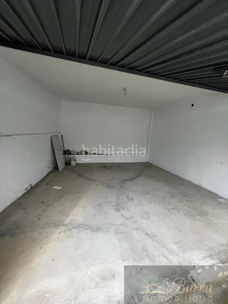 Foto 434b2a11-22e5-40ad-99af-2e02054b5bfd. Aparcament cotxe a Rute