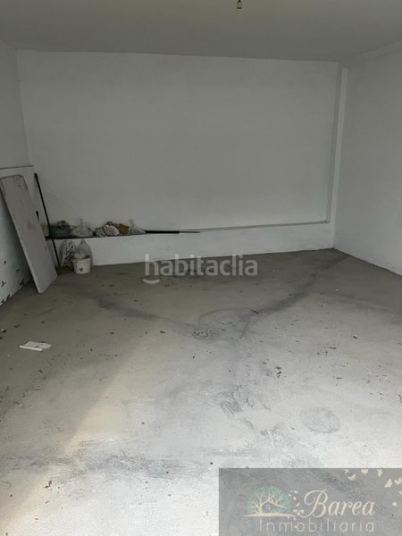 Foto 6dfe5c39-6e96-44d0-a811-de75977b13c2. Aparcament cotxe a Rute