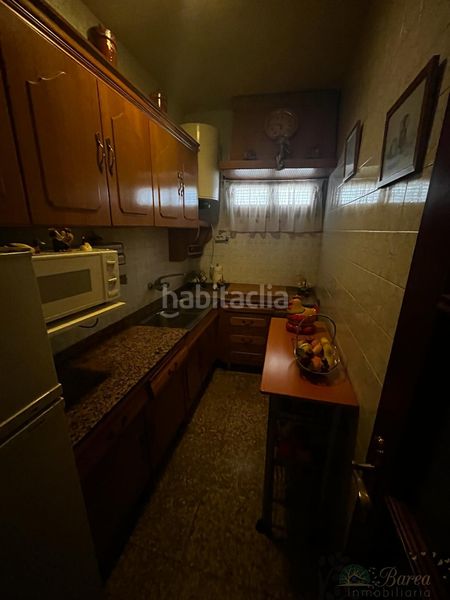 Foto 9b45bf09-3a0a-46a0-835c-0d4b0a2377aa. Edifici a Rute