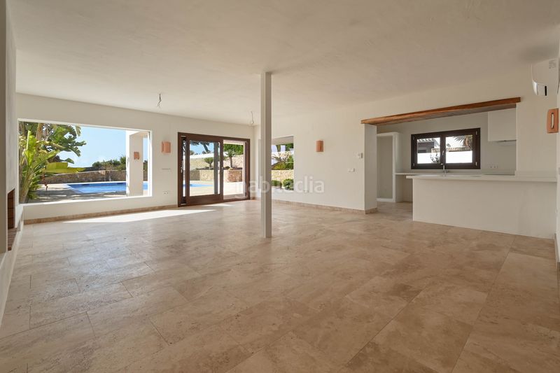 Foto 094db216-311e-4a0d-bd04-859685a5ca7b. Casa amb aparcament piscina a Moravit-Cap Blanc Moraira