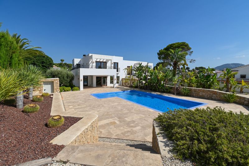 Foto e922b5d6-e5c4-4ab3-88de-5a6e7e4f4640. Casa amb aparcament piscina a Moravit-Cap Blanc Moraira