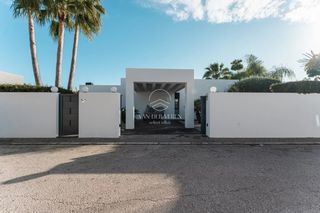 Casa in Benimeit-Tabaira. This exceptional villa offers a unique combination of luxury, co