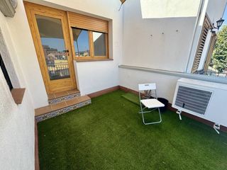 Duplex  Calle afores. Duplex con terraza en els pinetons