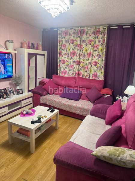 Foto f4e60d39-a280-4f52-a194-07ff66df9e76. Flat with heating in Numancia Madrid