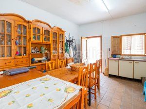 Foto 9f227c70-b0ce-4053-a8ff-edbc1f37e2d0. Masia amb aparcament a Xixona