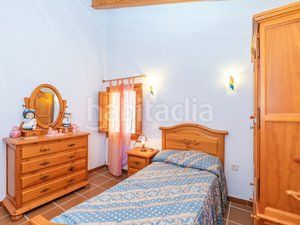 Foto ffaa6207-c26e-487e-aec4-7dd3eb1e3080. Masia amb aparcament a Xixona