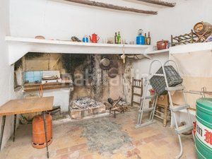 Foto a6893de7-3e27-42ff-9054-07b171c6aa68. Masia amb xemeneia aparcament piscina a Agost