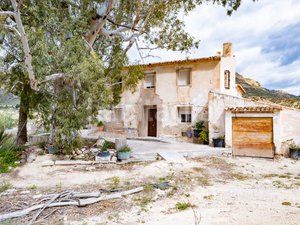 Foto cf4a5d7c-1270-44d8-bcaa-0903c95811a7. Masia amb xemeneia aparcament piscina a Agost