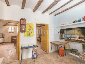 Foto e8b8c243-3ed3-4766-bc29-2673b322a14a. Masia amb xemeneia aparcament piscina a Agost