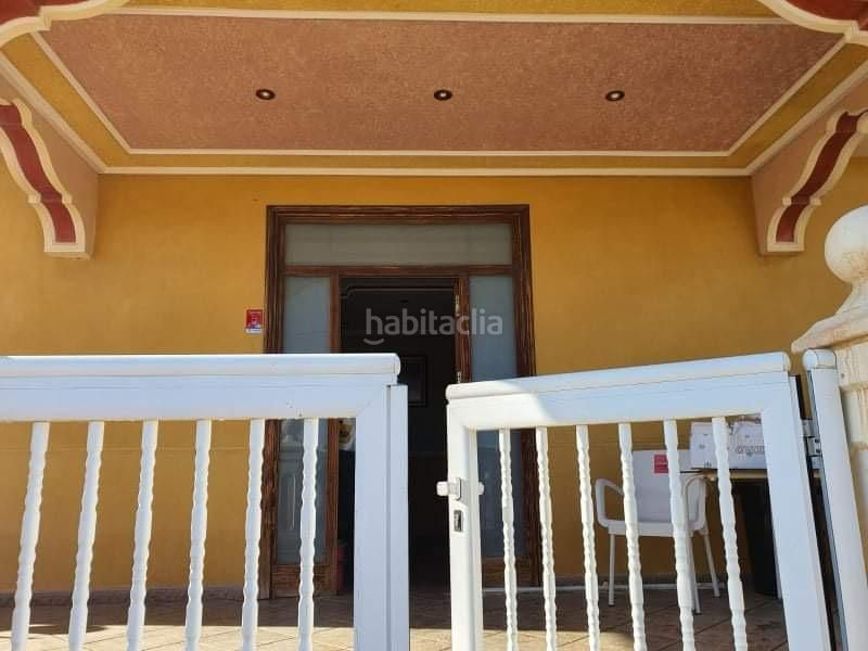 Foto c154f4d2-9a2d-4705-9d1e-94b0a8959e54. Xalet amb xemeneia aparcament piscina a Moralet Alicante