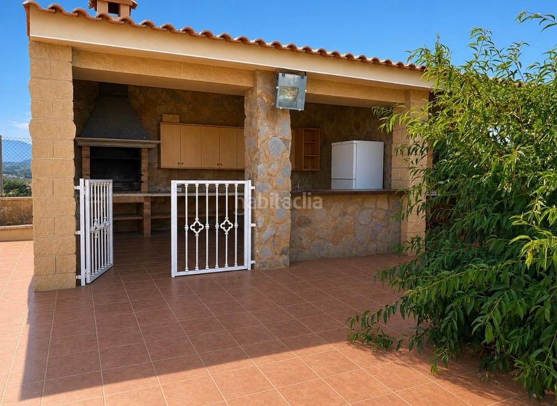 Foto d56c2b7a-ec7b-4e73-a6e3-8e9d22bc64ac. Xalet amb xemeneia aparcament piscina a Moralet Alicante