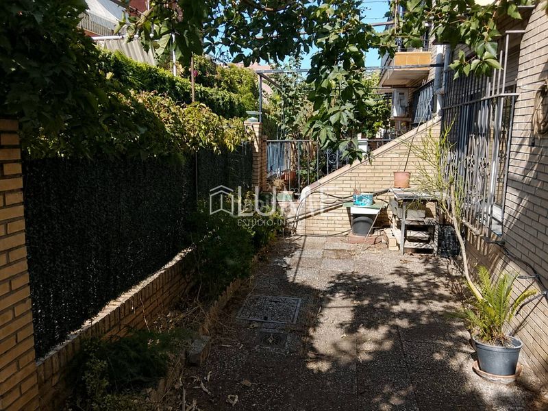 Foto 4c52250b-8270-47dc-9190-47121cc49e20. Casa amb aparcament piscina a Urbadiez - Entrepuentes Sevilla