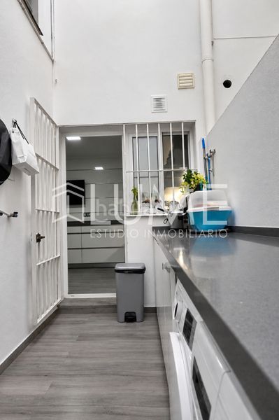 Foto 496f7cce-d5a7-4100-ab9a-65936ee57d8c. Casa adossada amb xemeneia calefacció aparcament piscina a Sevilla