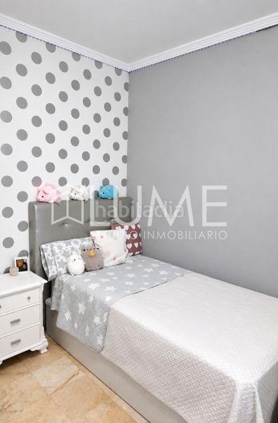 Foto dfddf298-b38a-417f-aa1c-58e690a9cce6. Casa adossada amb xemeneia calefacció aparcament piscina a Sevilla