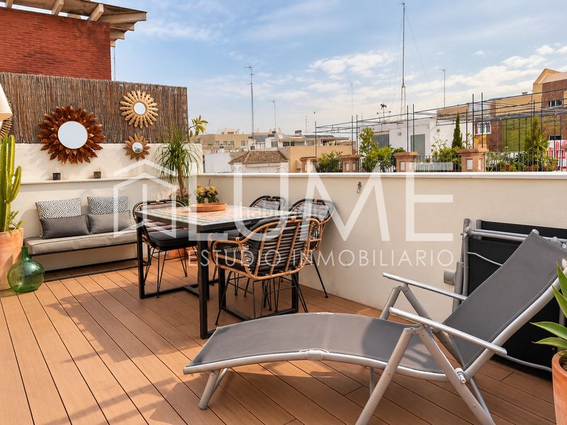 Foto 824f1736-c793-4d82-bde6-d04dedc95683. Dachwohnung mit heizung parking pool in La Buhaira Sevilla
