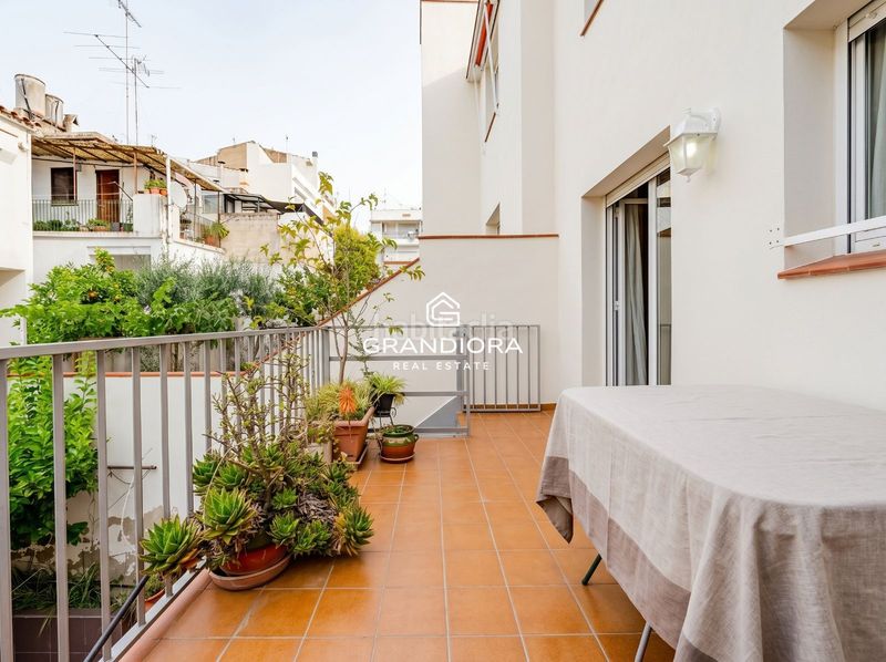 Foto b6718735-7054-4dea-8d0d-cb15abb580fe. Casa adossada amb aparcament a Nucli Urbà Argentona