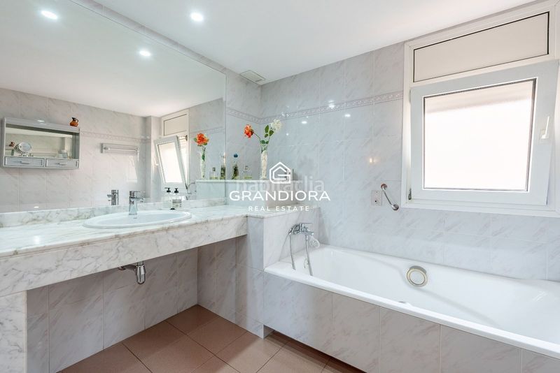 Foto d9617968-a073-4886-b25a-8aad06138980. Xalet amb aparcament piscina a Mas Ram Badalona