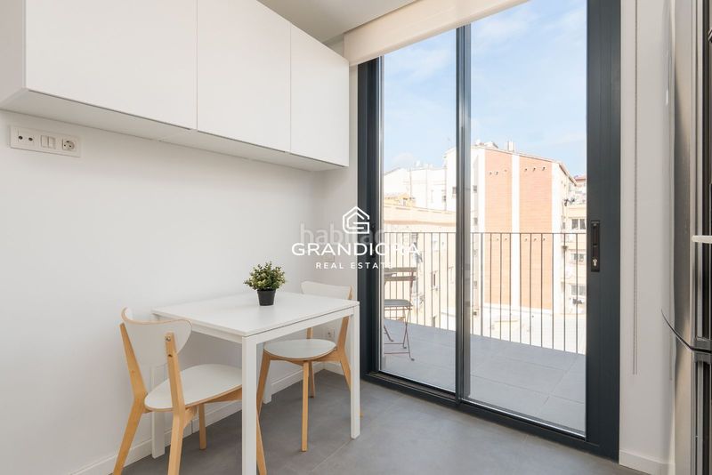 Foto a8bcb87a-c2ca-4b03-91f0-ad1f324eba92. Àtic amb aparcament piscina a Vila de Gràcia Barcelona