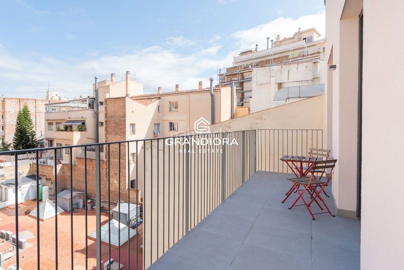 Foto a90a924c-54e5-4a22-bfe5-d720409606dc. Àtic amb aparcament piscina a Vila de Gràcia Barcelona
