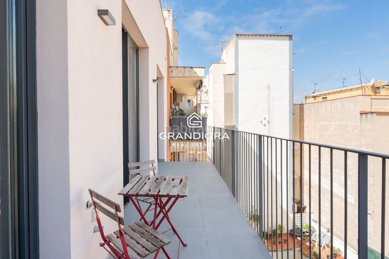 Foto c7d5cc6d-901c-4502-afdb-717683010492. Àtic amb aparcament piscina a Vila de Gràcia Barcelona