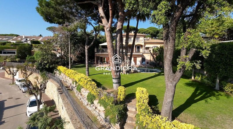 Foto b12464d2-c977-426d-b458-7a5b6bf118c3. Xalet amb aparcament piscina a Caldes d´Estrac