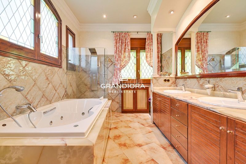 Foto c4473904-a7a2-49ce-a6b3-8f1a1d09c29c. Xalet amb aparcament piscina a Caldes d´Estrac