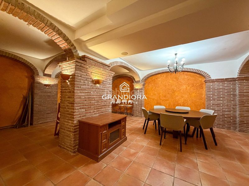 Foto 5a3a75bb-cf63-42dd-97fe-ede3380b9905. Location chalet avec parking piscine dans Cabrils
