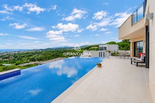 Chalet  Del mirador. Villa contemporánea con piscina infinita y vistas al mar en sant