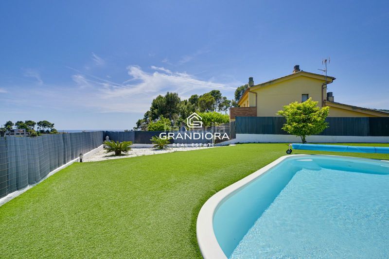 Foto 16b668a8-5d17-404e-b1c9-f1f014682155. Chalet avec parking piscine dans Santa Susanna