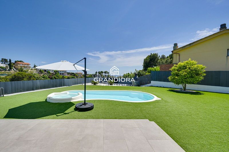 Foto 71ef17ff-597a-4f0e-8123-f4b3b71d8d19. Chalet avec parking piscine dans Santa Susanna