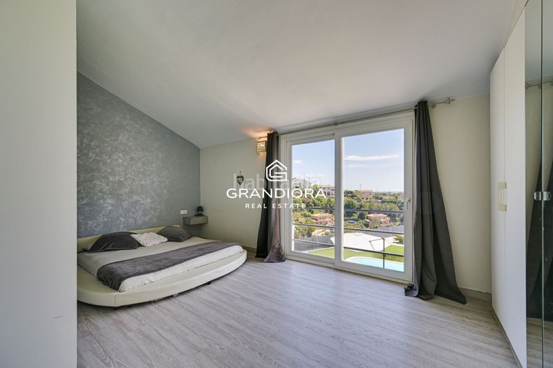 Foto 7af3d8cc-5826-4045-b73b-3cdbcd8f57d7. Chalet avec parking piscine dans Santa Susanna