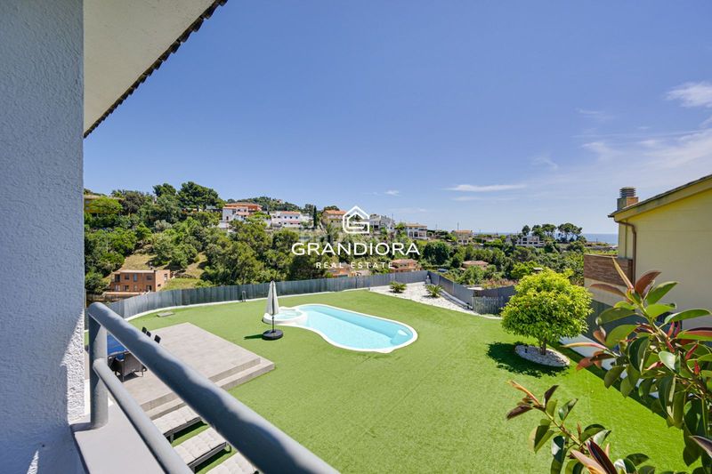 Foto c808abb9-3e53-4a04-a9e0-55c4e930ecdb. Chalet avec parking piscine dans Santa Susanna