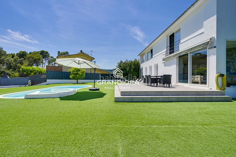 Foto ebdb9d2f-0531-48a8-ac07-66b0197532ec. Chalet avec parking piscine dans Santa Susanna