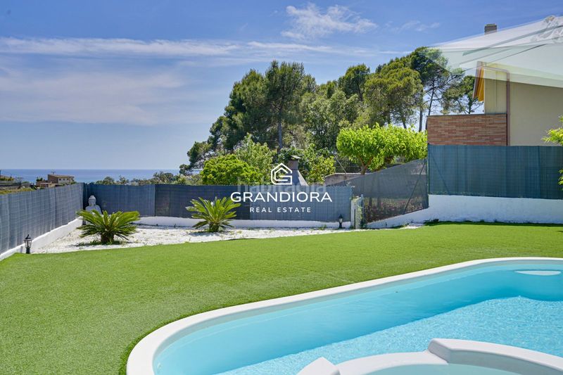 Foto ef571fea-6c46-462f-bf3f-4ea05e321516. Chalet avec parking piscine dans Santa Susanna