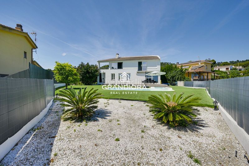 Foto f3b0cd71-ca25-43ad-aed7-96e5822e1613. Chalet avec parking piscine dans Santa Susanna