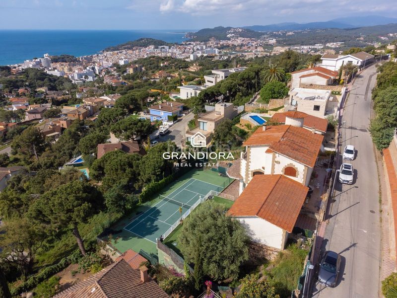 Foto 14132209-9cec-4e19-a41f-fe3730f9eb04. Xalet amb aparcament piscina a Roca Grossa Lloret de Mar