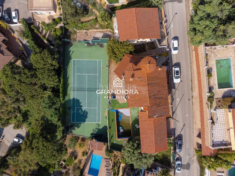 Foto a7f0aa5a-92dc-4352-945c-775c643dea4d. Xalet amb aparcament piscina a Roca Grossa Lloret de Mar