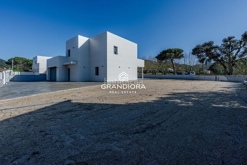 Foto f3394aa2-1e50-496a-b39f-a001037db465. Xalet amb calefacció aparcament piscina a Vallromanes
