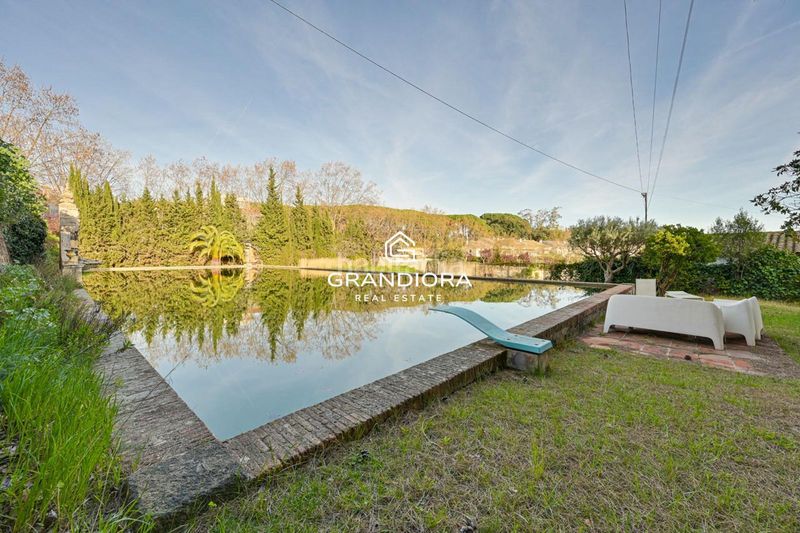 Foto 5caf4b6f-ba25-46e5-8de5-51779723524e. Casa amb calefacció aparcament piscina a Alella