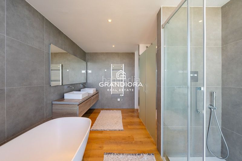Foto e068a997-2302-4ab7-937c-a7233a070039. Àtic amb aparcament piscina a El Rengle Mataró