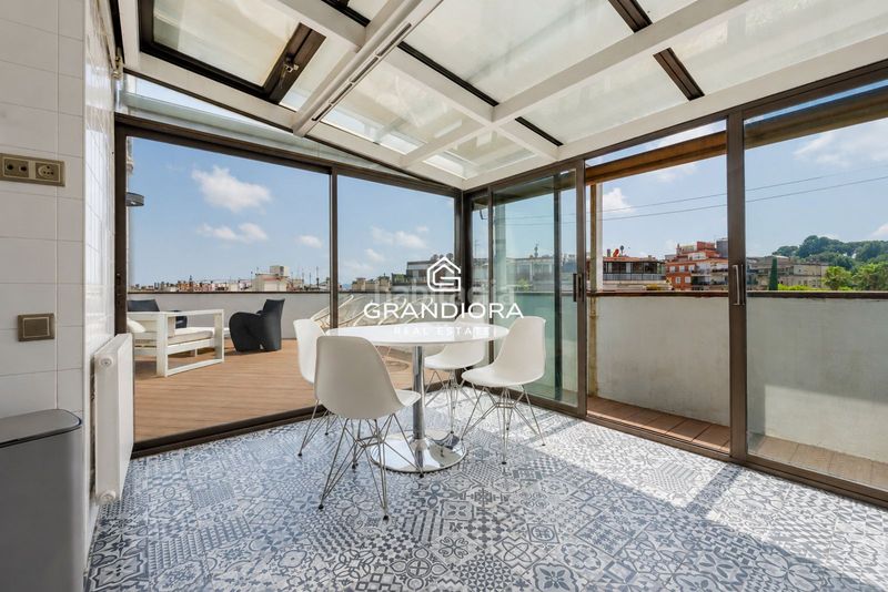 Foto ef47b7b6-72a6-45fd-8cc3-322b43080463. Miete dachwohnung in Sant Gervasi - Galvany Barcelona