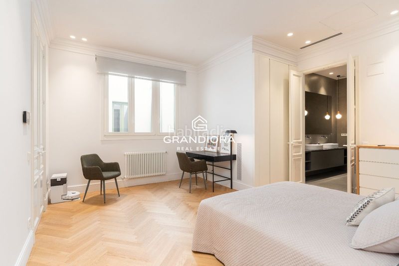 Foto 6b2b1554-771f-4405-976e-a5912313214b. Lloguer pis a Raval Barcelona