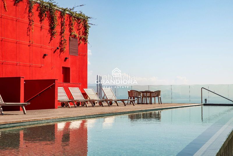 Foto a8d76c4e-b69f-45ac-8abd-3b497fd845b4. Lloguer pis amb aparcament piscina a Provençals del Poblenou Barcelona