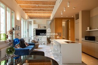 Lloguer Pis  Ausias marc. Piso de diseño con bóveda catalana y wellness center en la dreta