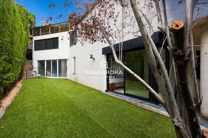 Foto a9ec6bb4-152a-4420-977b-3a4b80d57609. Affitto chalet con piscina in Alella