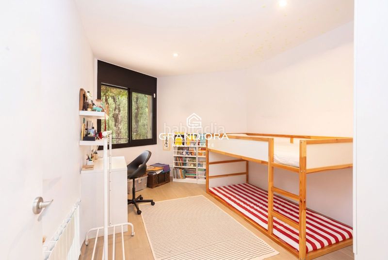 Foto f6455f30-272e-4cb8-8f84-6b0af2bf408b. Affitto chalet con piscina in Alella