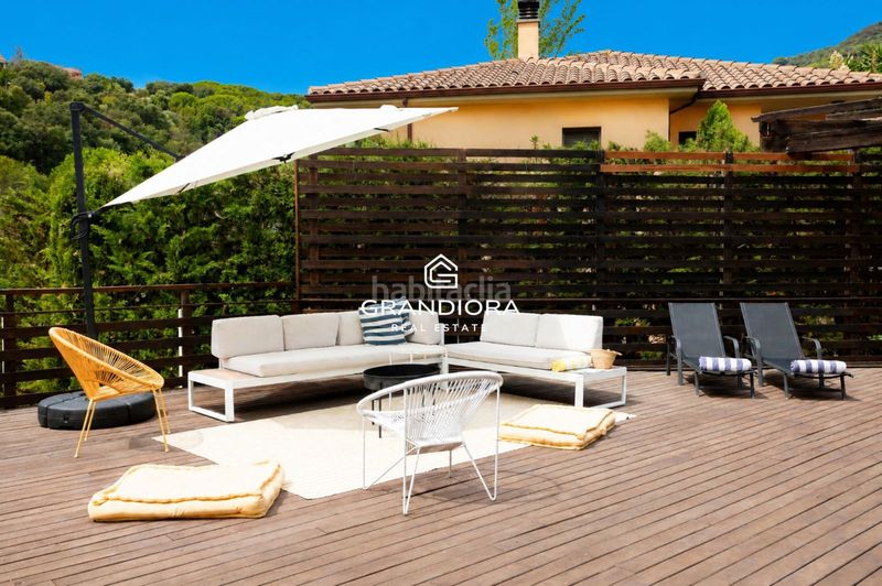 Foto ff12ba51-af9b-420e-a0cc-3ec219873326. Affitto chalet con piscina in Alella