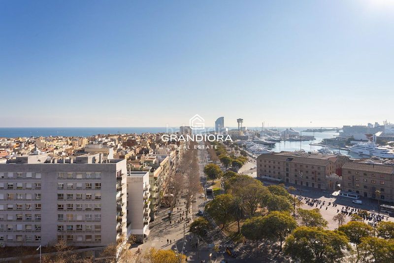 Foto a8aa12f9-9398-477f-947b-43f43ec518d2. Àtic amb aparcament a Barceloneta Barcelona